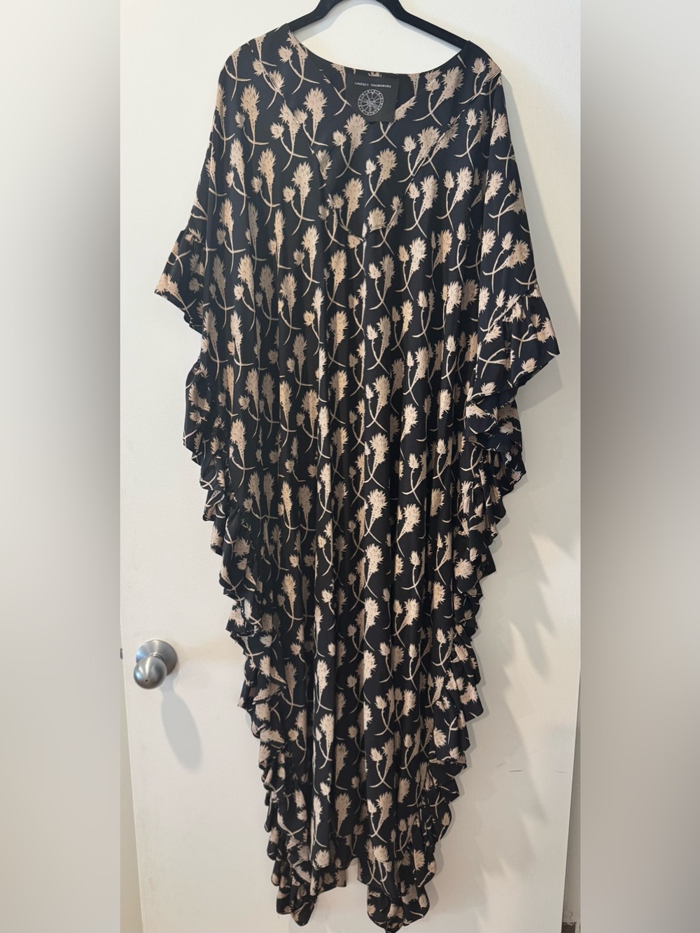 LINDSEY THORNBURG MOOD SWING RUFFLED KAFTAN. Silk. Washable.one size